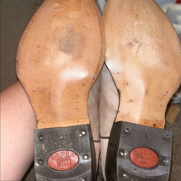 Hervi light beige cowboy boots SIZE UNKNOWN but fits like a 9. - Picture 2 of 5